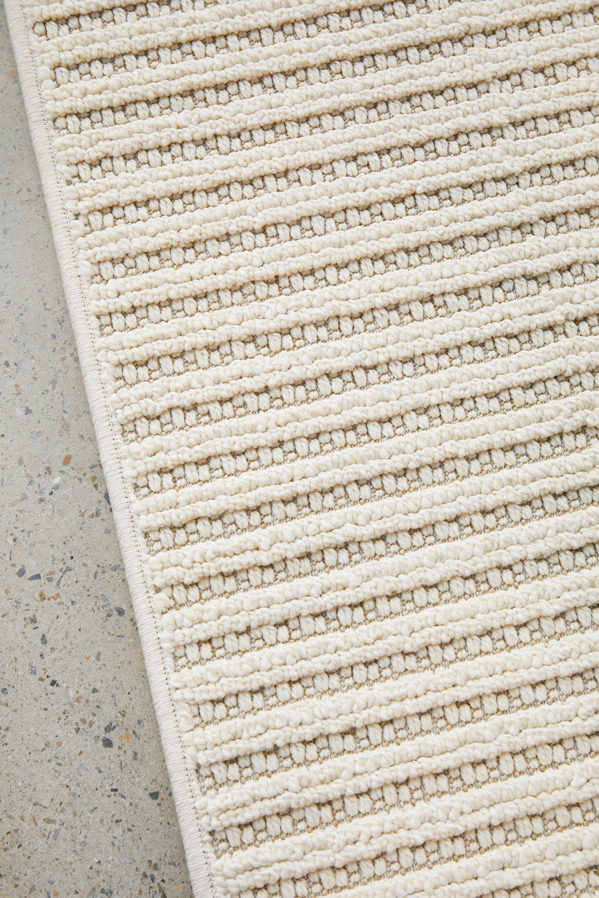 Darren Palmer Sandridge Cream rug styled setting