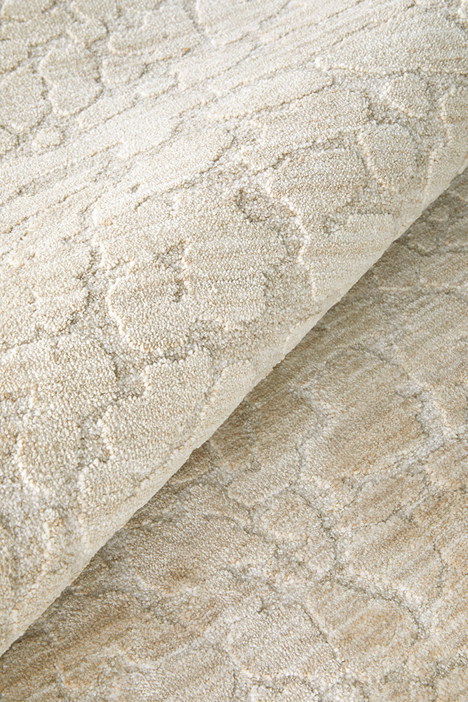 Rogue Linen rug border detail