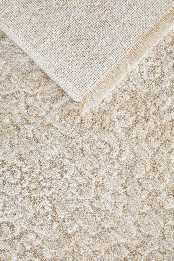Emma Blomfield Veil Natural rug detail