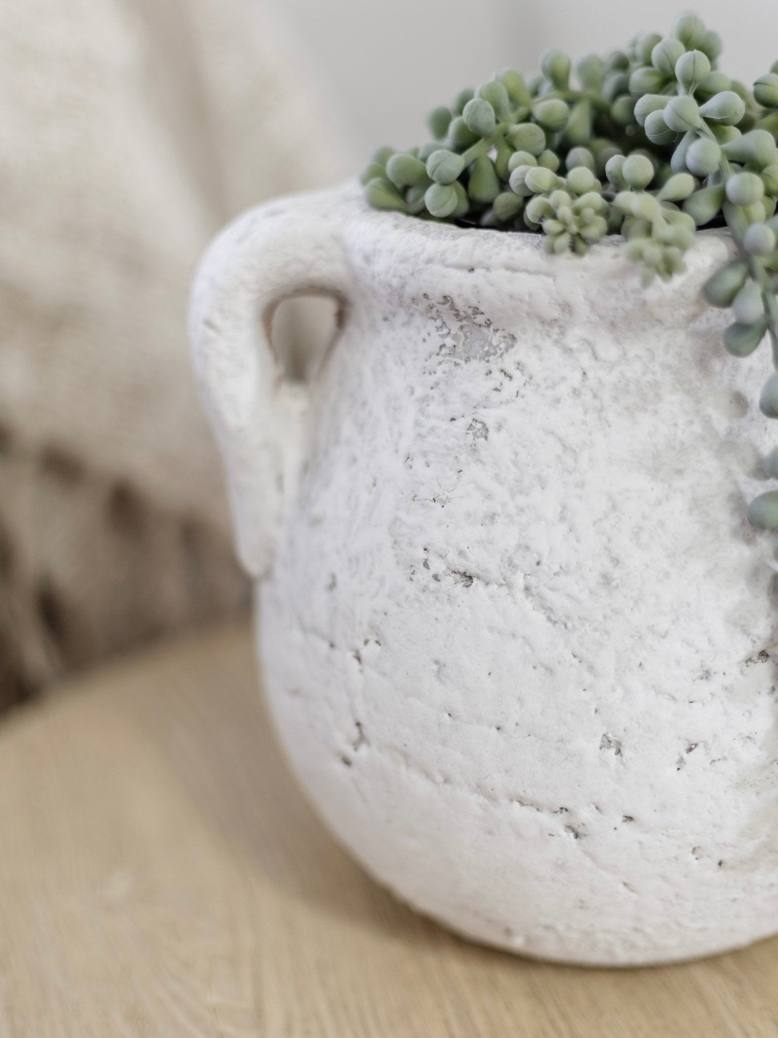 Zahra Rustic Urn | White - Wander & Wild Home