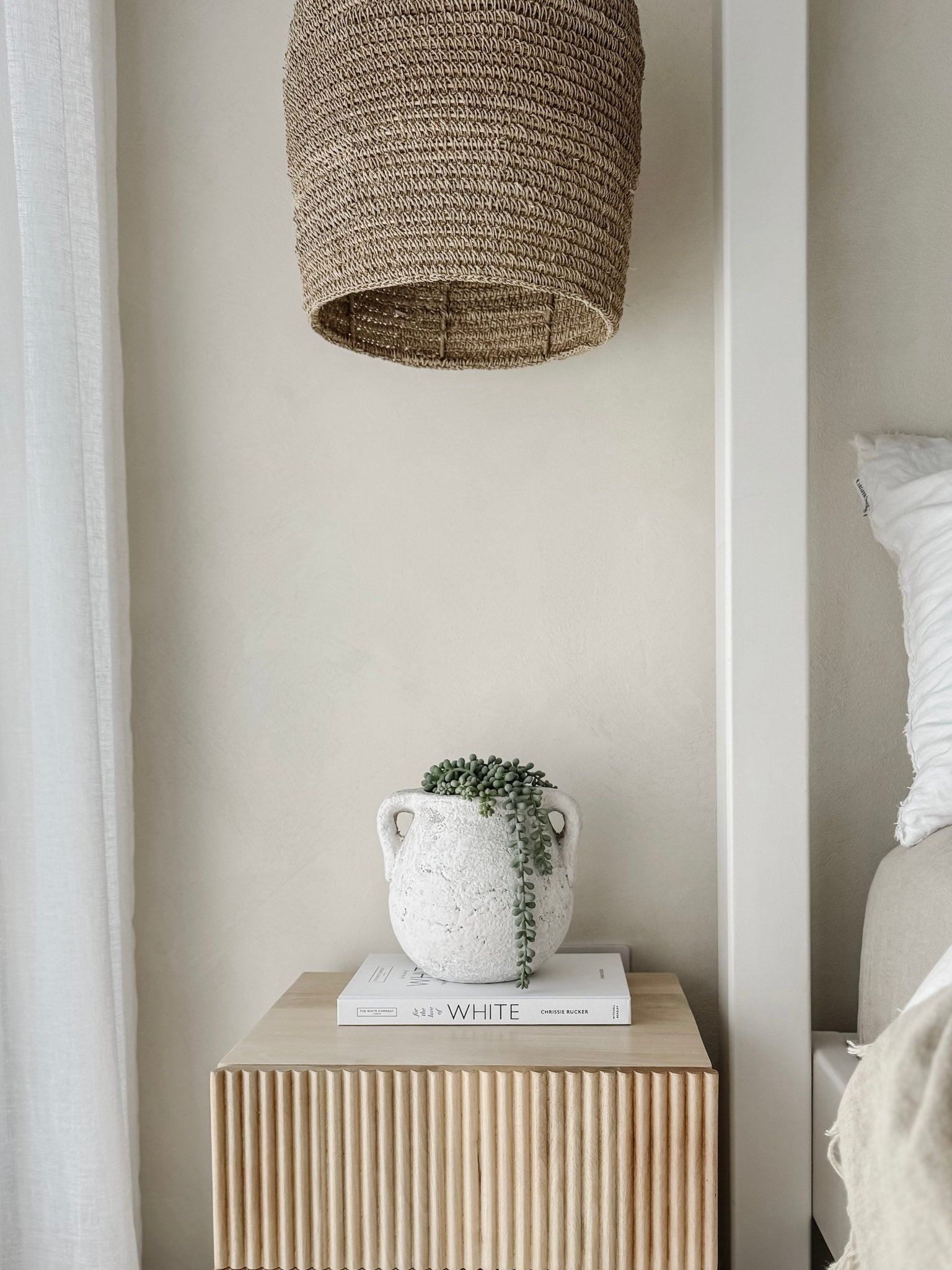 Zahra Rustic Urn | White - Wander & Wild Home