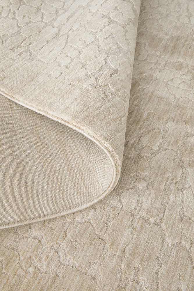 Emma Blomfield Rogue Linen rug styled view