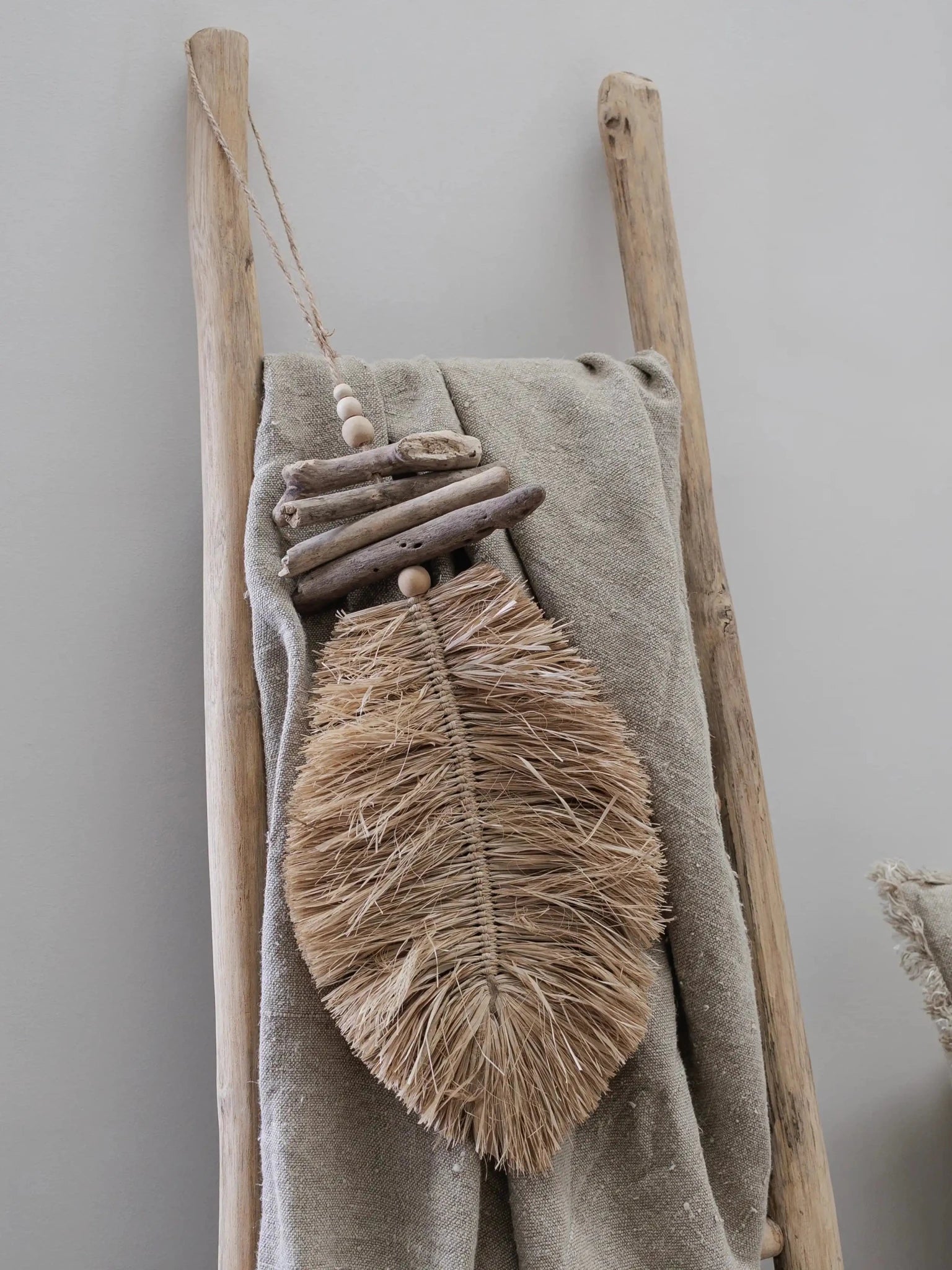 Kora | Driftwood Raffia Leaf Hanging - Wander & Wild Home