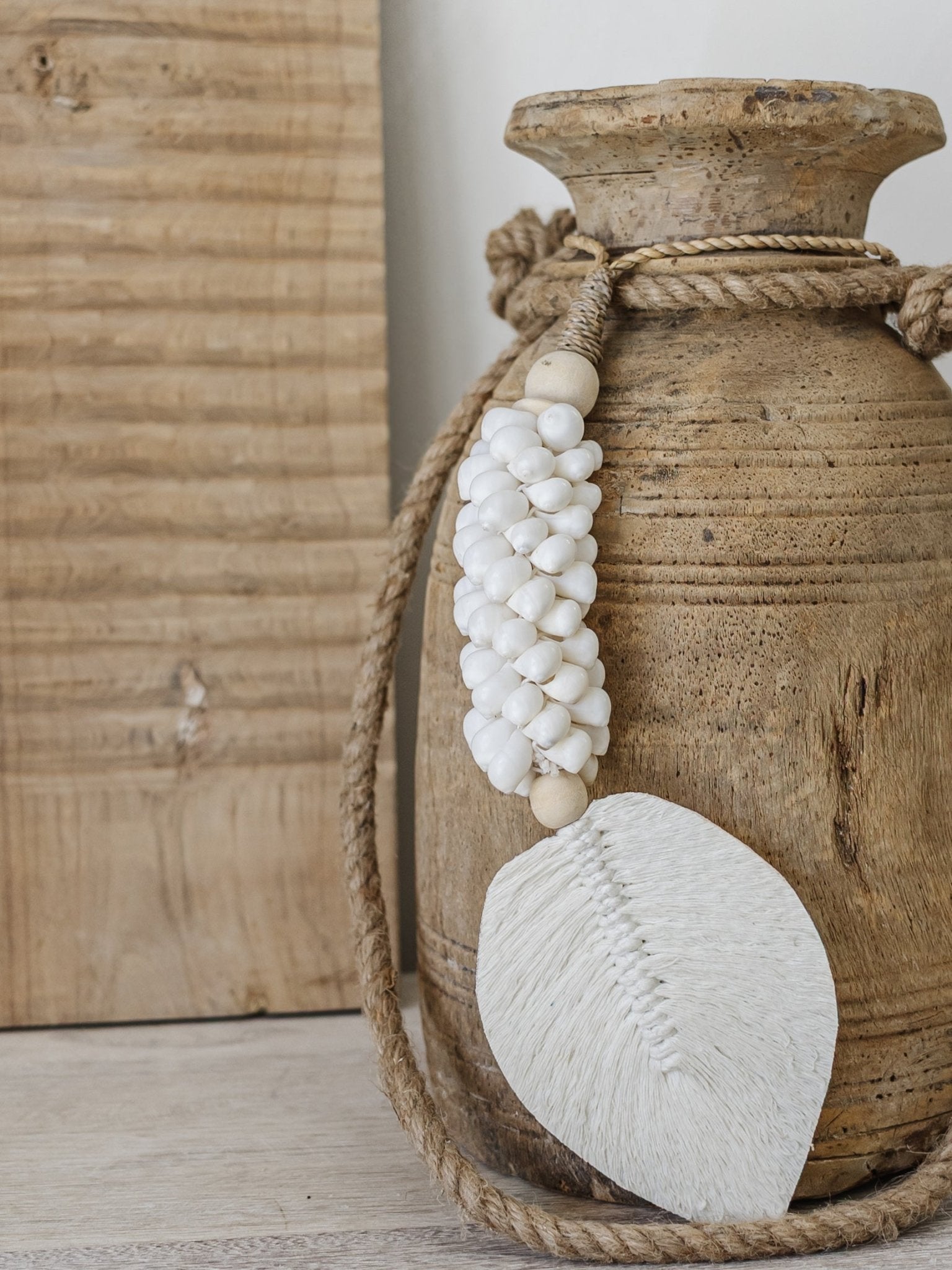 Lana Shell Leaf Tassel - Wander & Wild Home