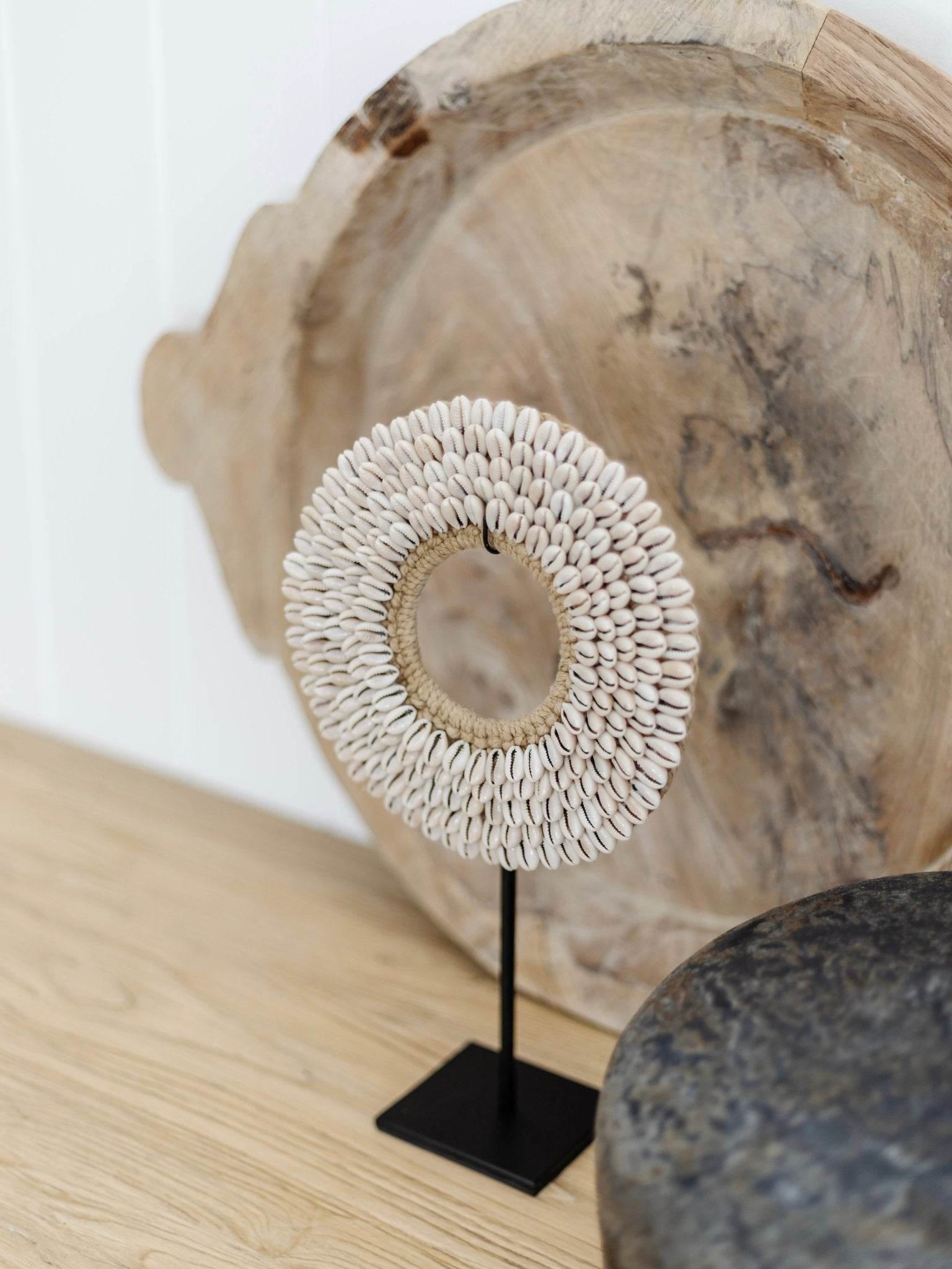 Lola Papua Shell Necklace & Stand - Wander & Wild Home
