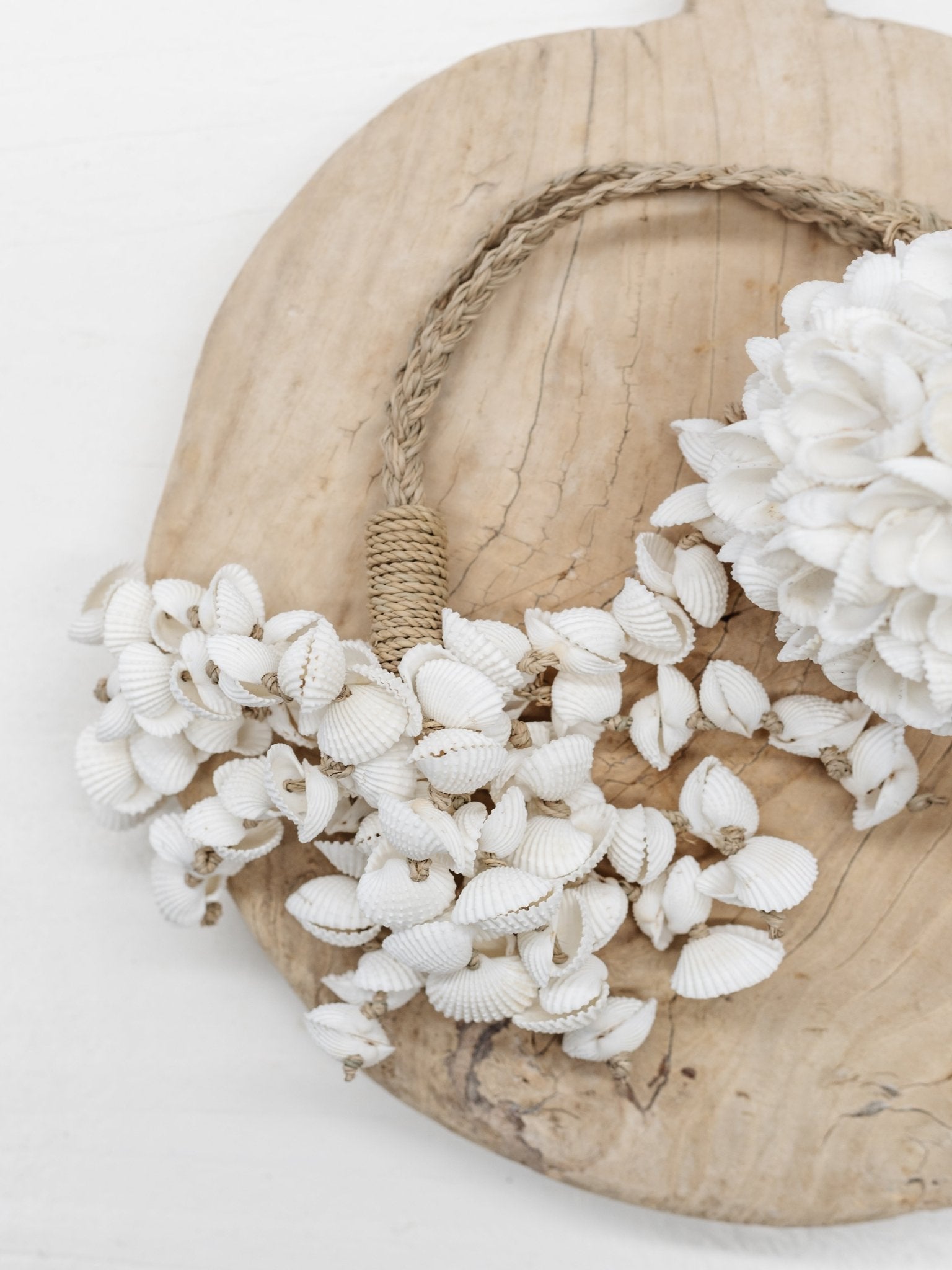 Oceana Scallop Shell Tassel - Wander & Wild Home