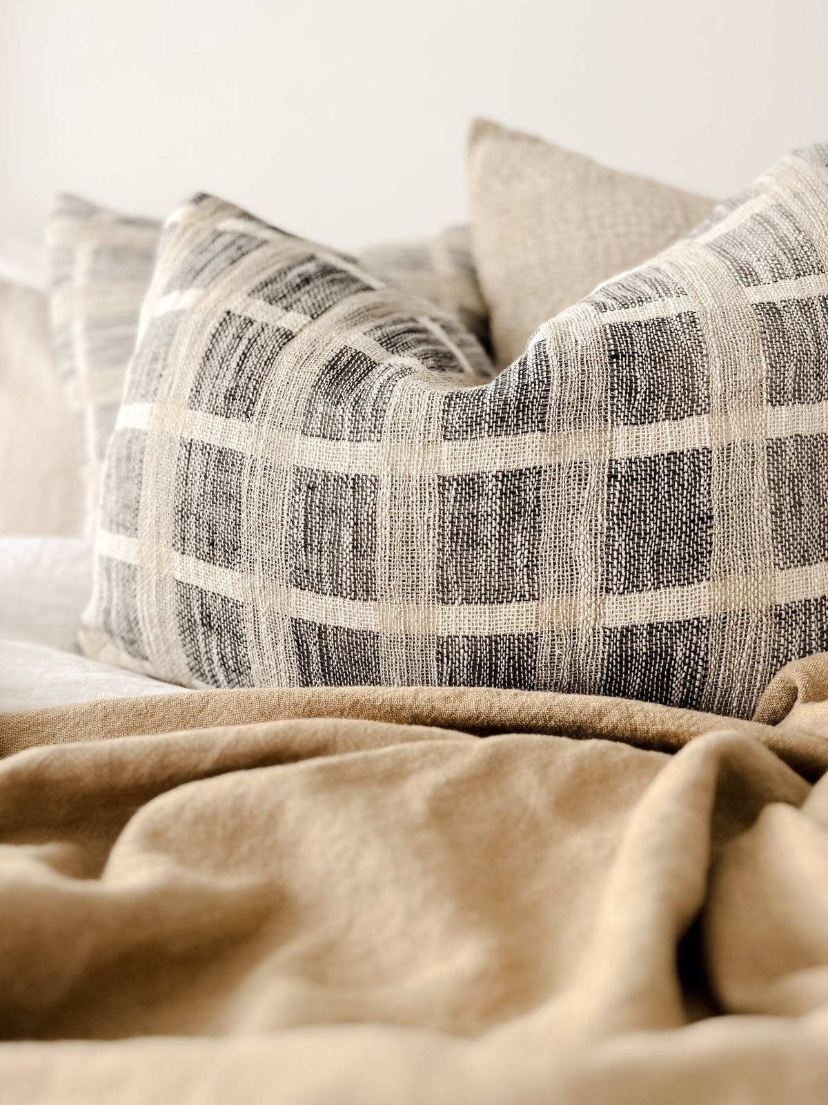 Petra Linen Weave Cushion - Wander & Wild Home