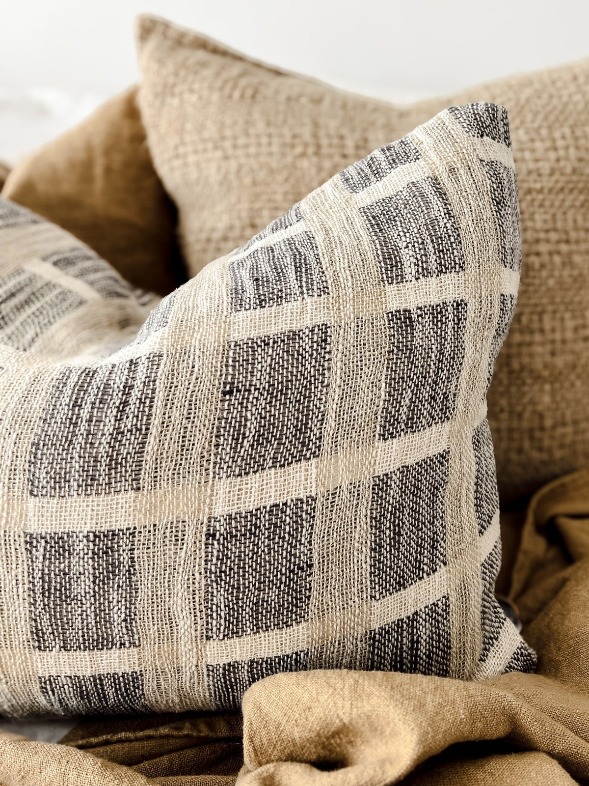 Petra Linen Weave Cushion - Wander & Wild Home